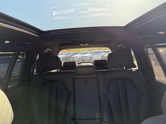 Used 2024 White BMW M60i image 44