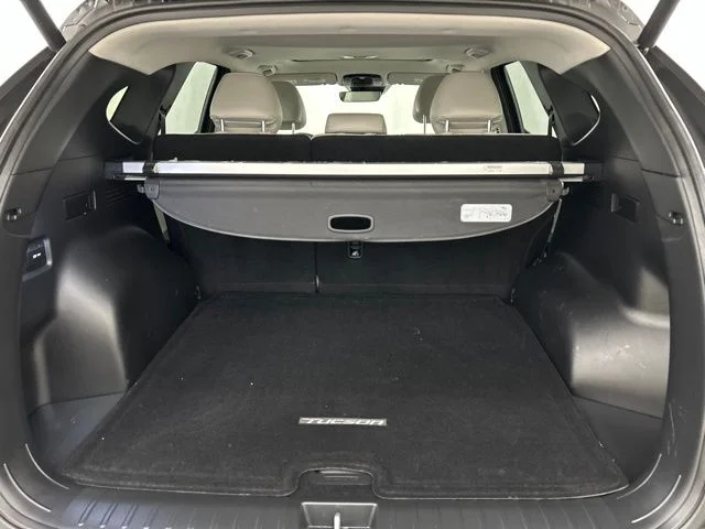 Used 2025 Black Hyundai SEL Convenience image 28