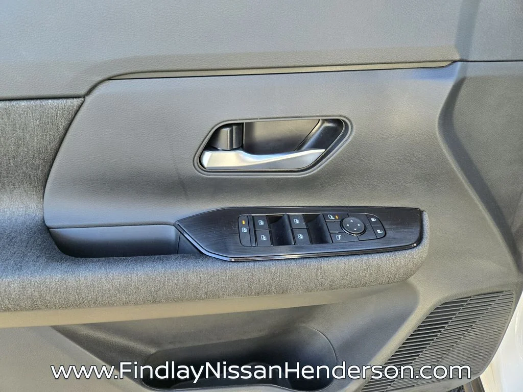 New 2026 Aspen White TriCoat / Super Black Two-tone Nissan SV image 16