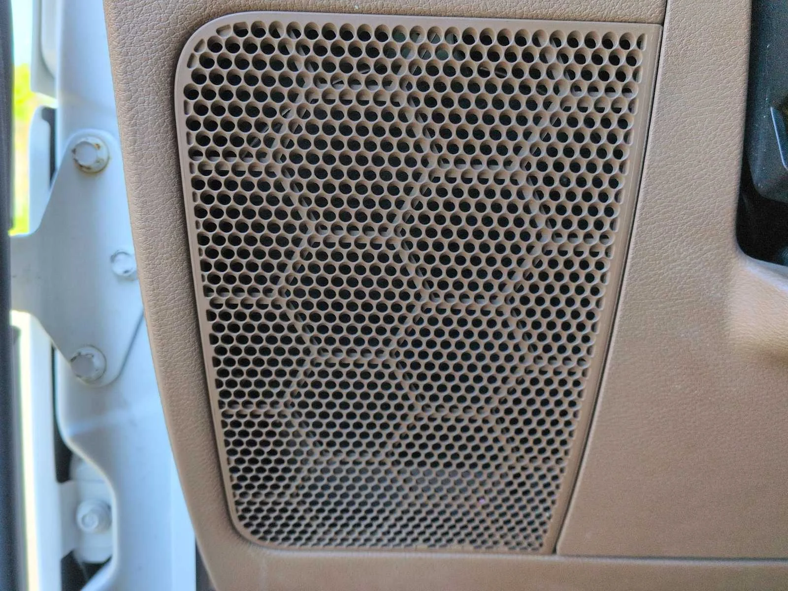 Used 2014 Bright White Clearcoat Jeep Sahara image 27