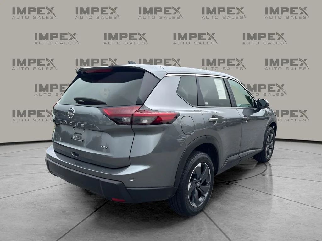 Used 2024 Gray Nissan SV image 5