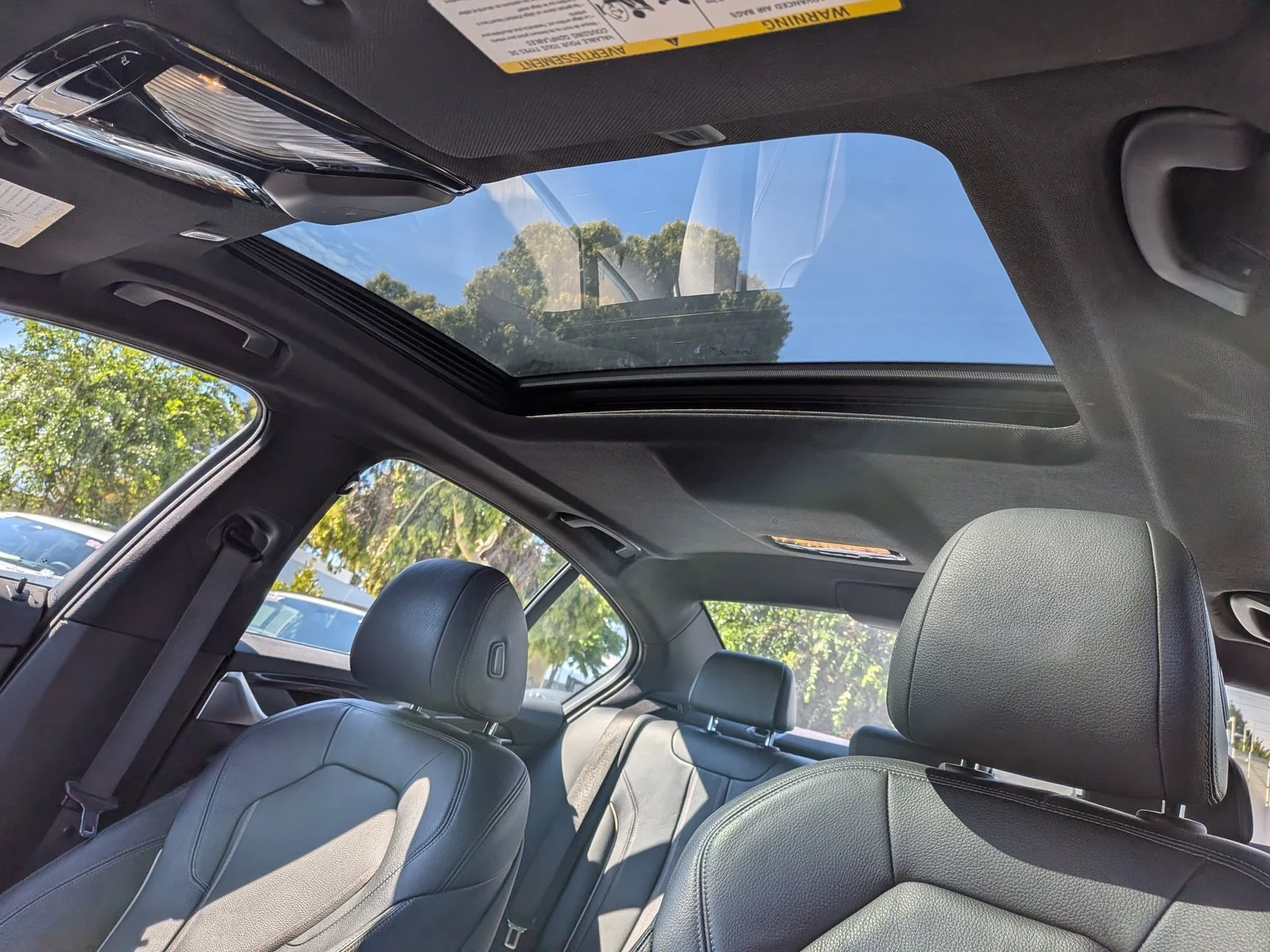 Used 2019 Dark Graphite Metallic BMW 530e iPerformance image 16