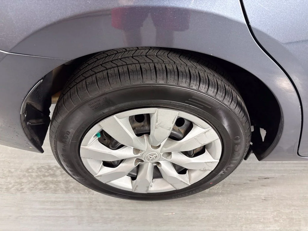 Used 2016 Gray Toyota LE image 10