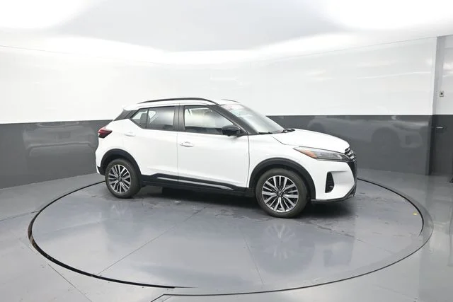 Used 2024 White Nissan SR image 49