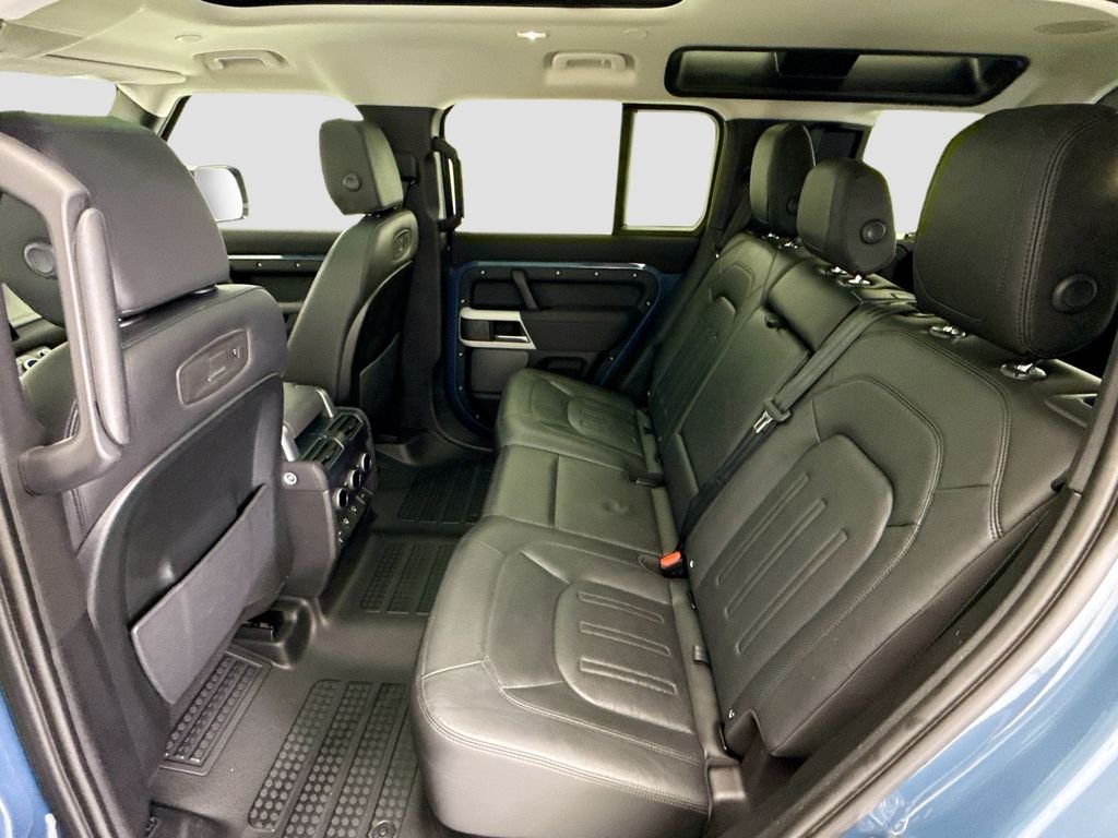 Used 2022 Tasman Blue Metallic Land Rover SE image 20