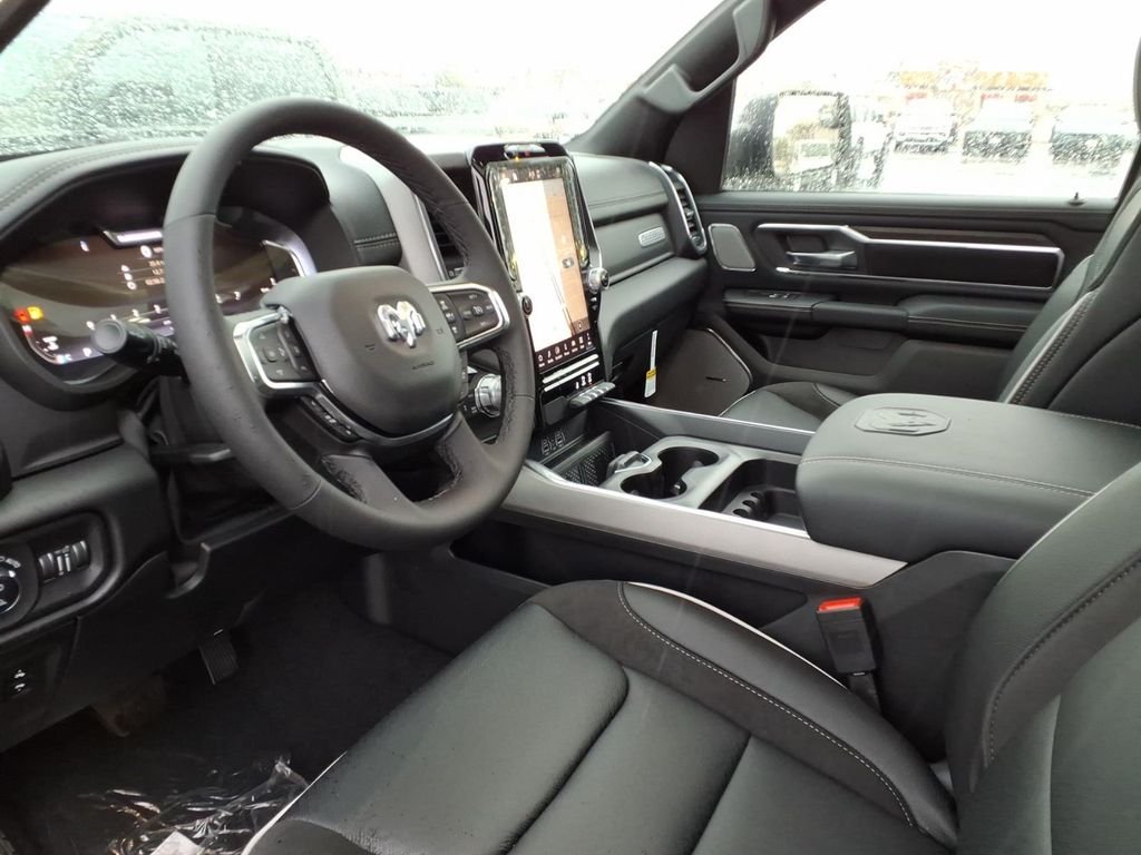 New 2027 Diamond Black Crystal Pearl-Coat Exterior Paint RAM Laramie image 7
