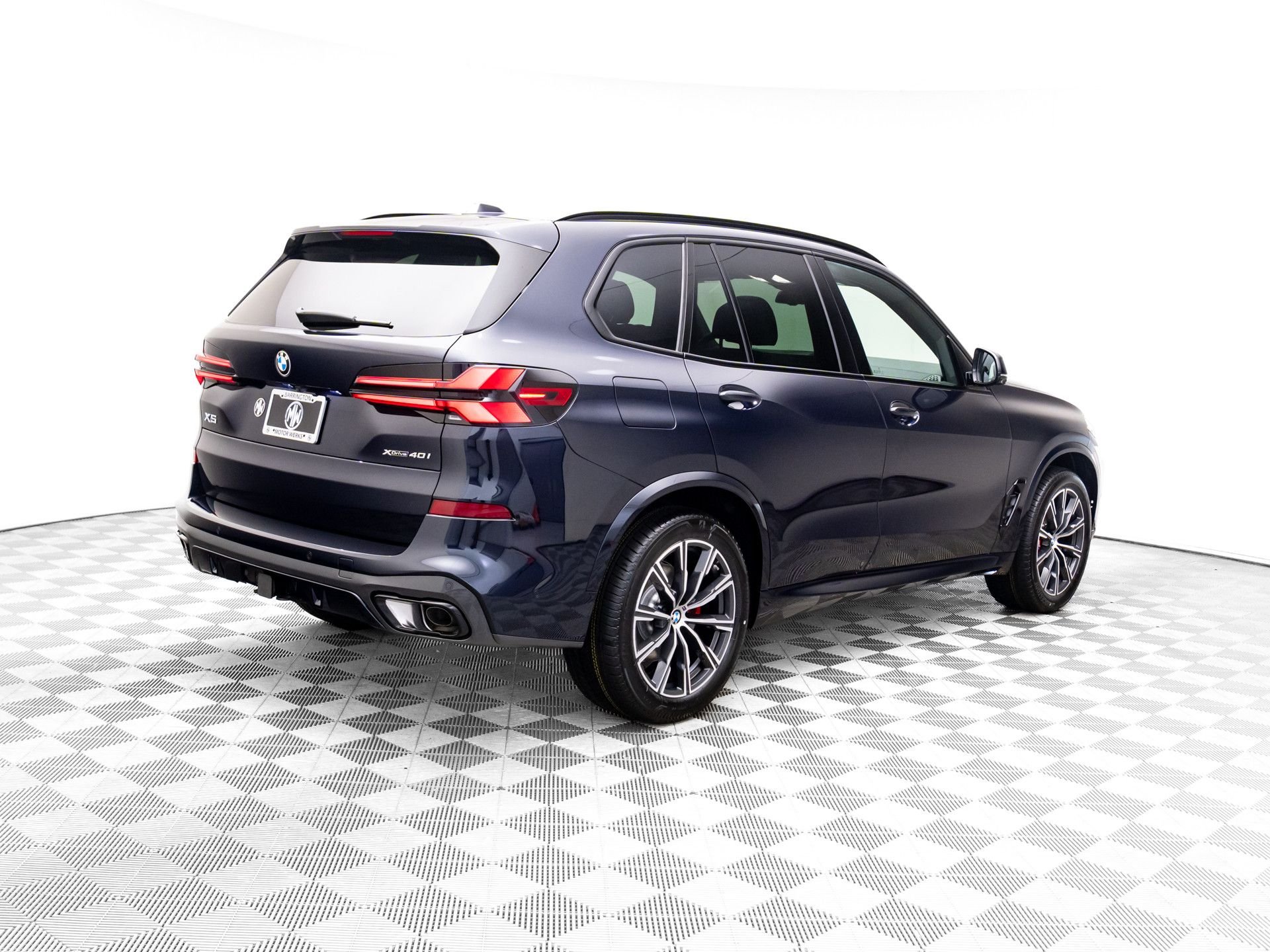 New 2026 Carbon Black Metallic BMW xDrive40i image 5