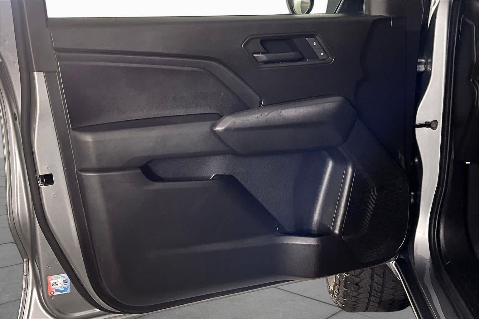 Used 2025 Sterling Gray Metallic Chevrolet 4WD Trail Boss image 20