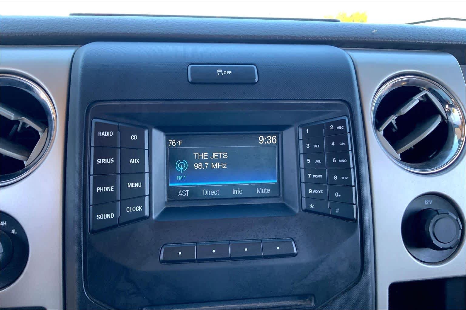 Used 2014 Oxford White Ford XLT image 33
