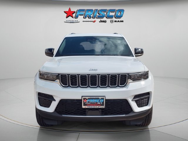 New 2027 Bright White Clear-Coat Paint Jeep Laredo image 2