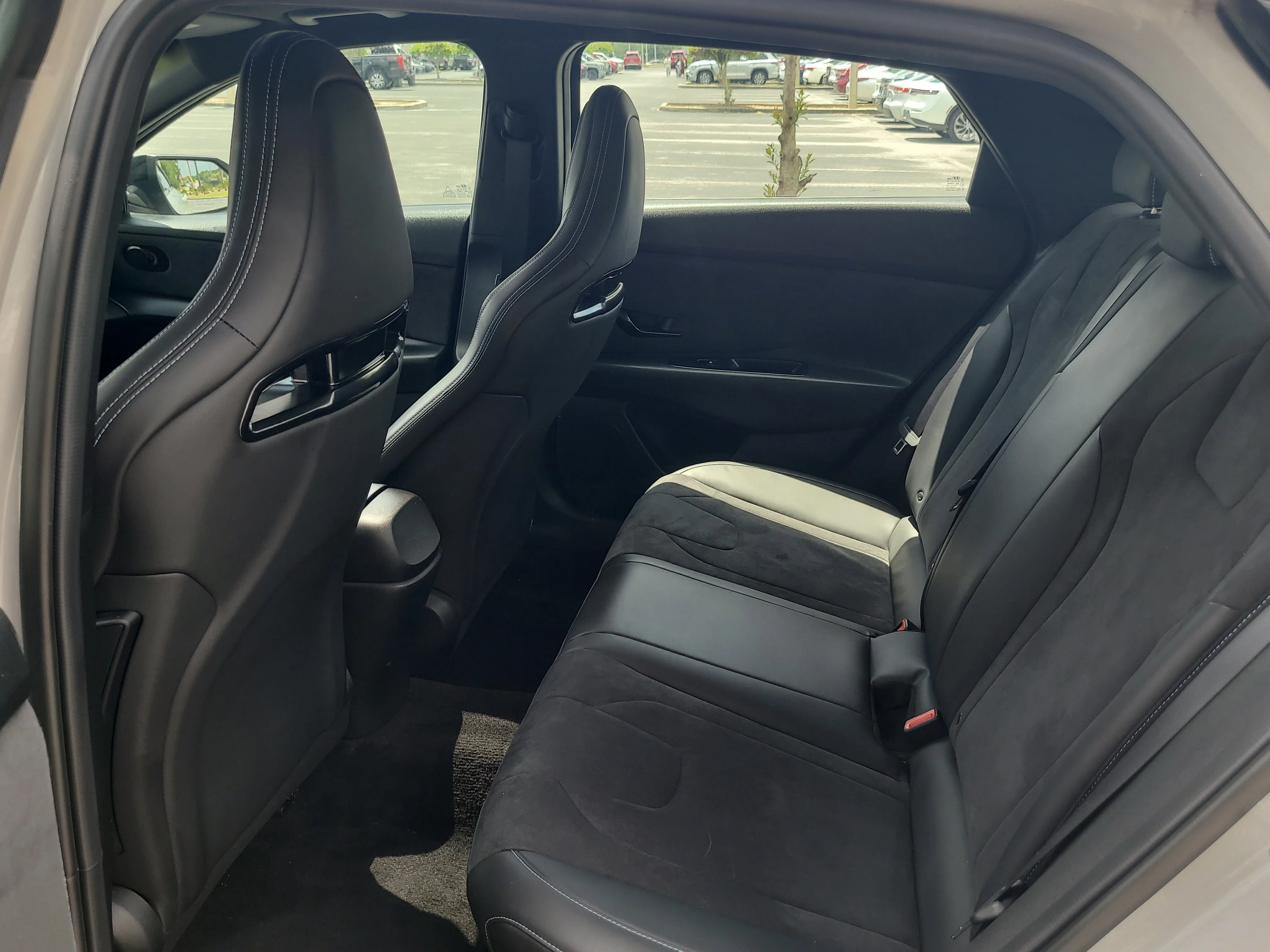 Used 2023 Cyber Gray Hyundai Base image 12