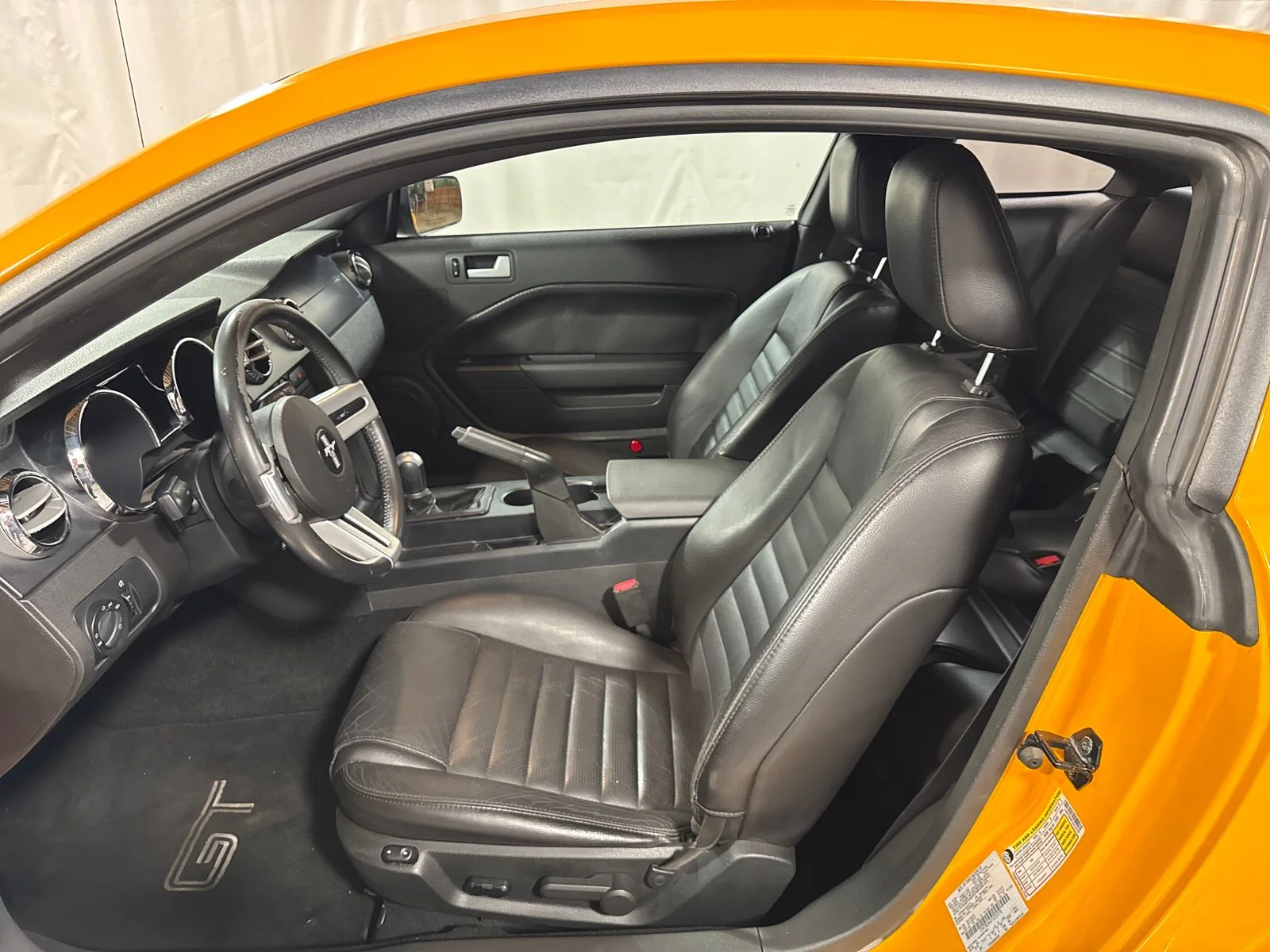 Used 2007  Ford GT Premium image 3