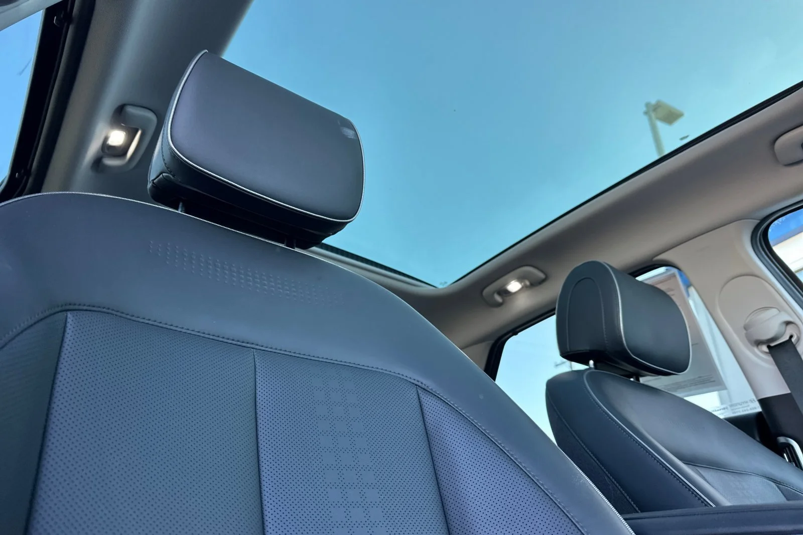 Used 2024 Abyss Black Hyundai Limited image 17