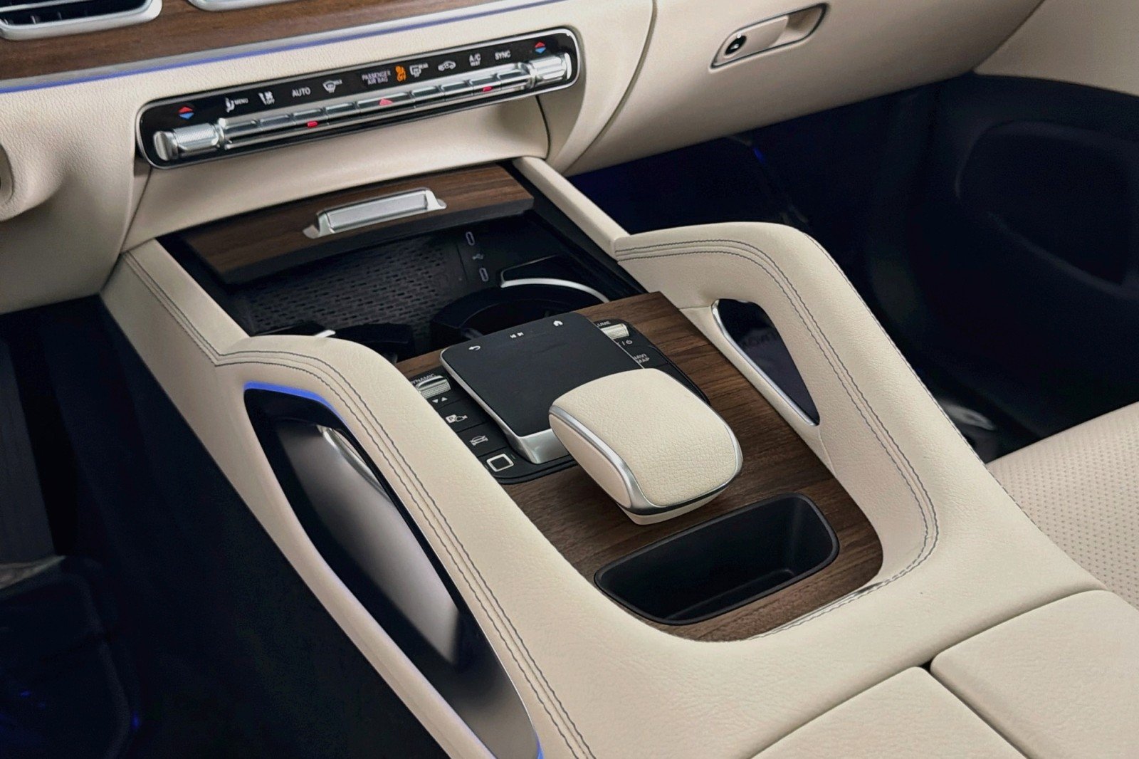 New 2026 Polar White Mercedes-Benz GLE 350 4MATIC® SUV image 5