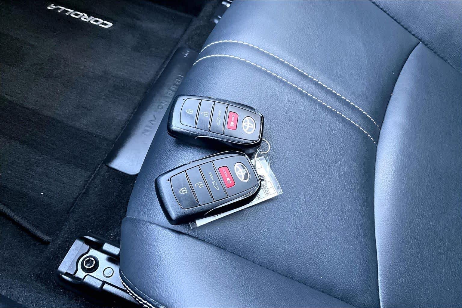 Used 2024 Celestite Toyota Hybrid XLE image 15