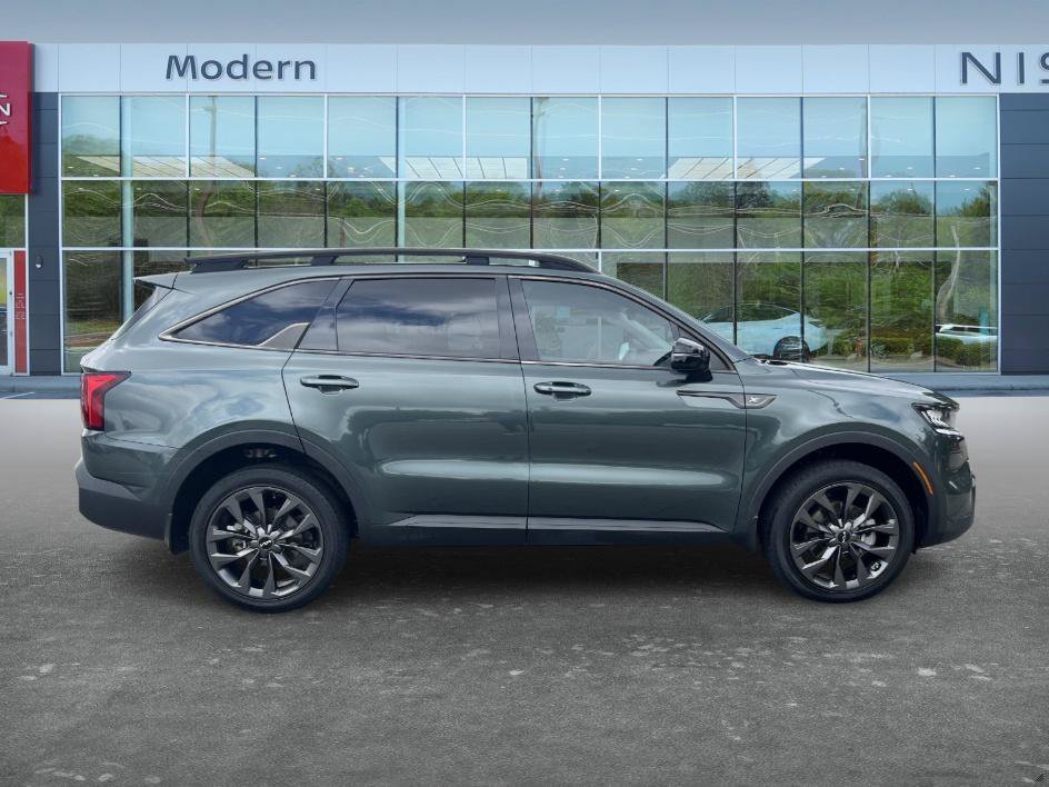 Used 2022 Aruba Green Kia X-Line EX image 4