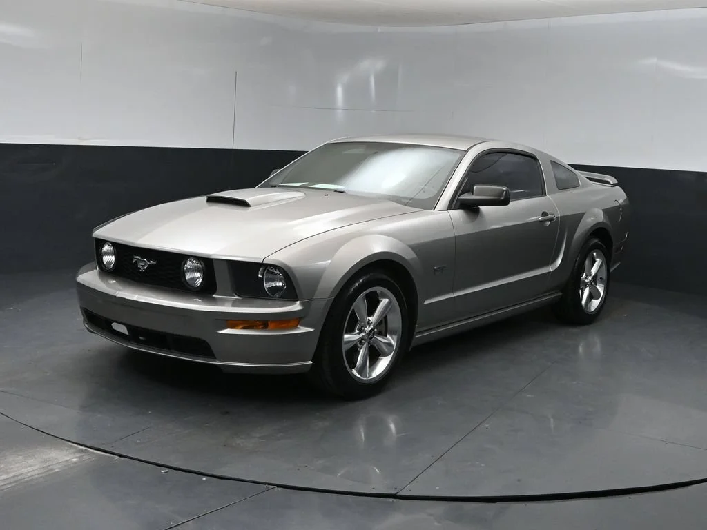 Used 2008 Gray Ford GT Deluxe image 5