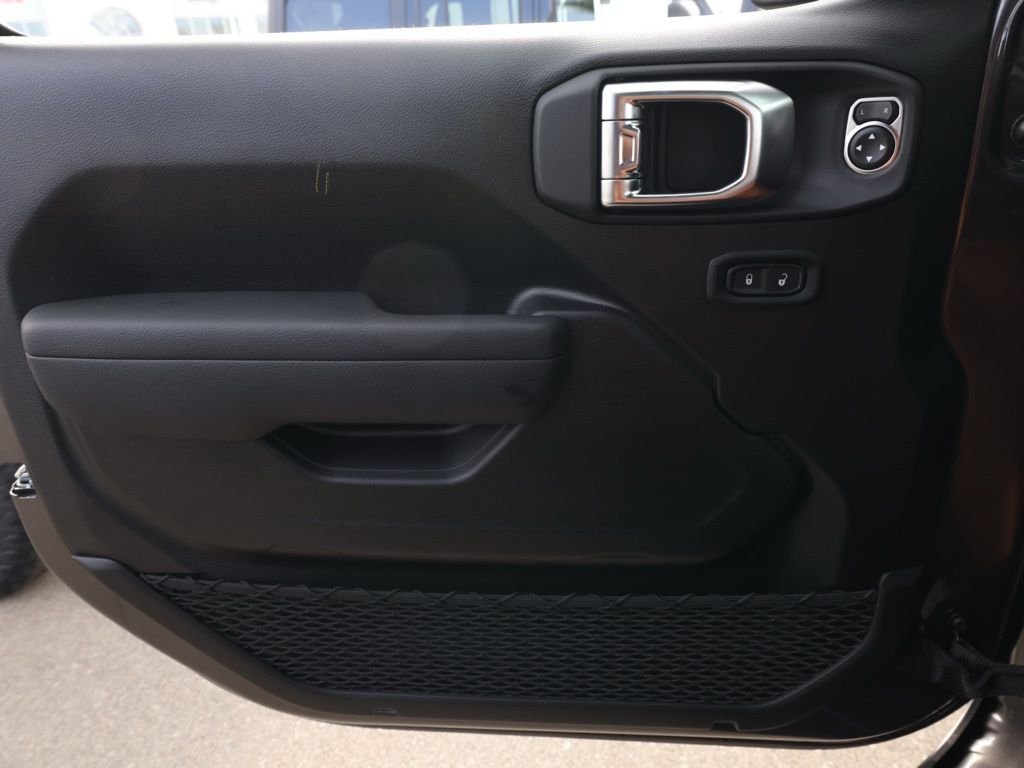 New 2026 Granite Crystal Metallic Clear-Coat Exterior Paint Jeep Sport S image 21