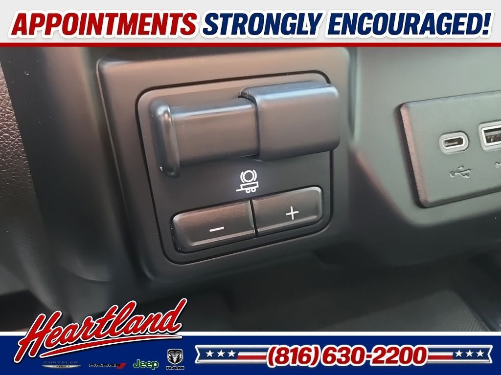 Used 2022 White Chevrolet LTZ image 65