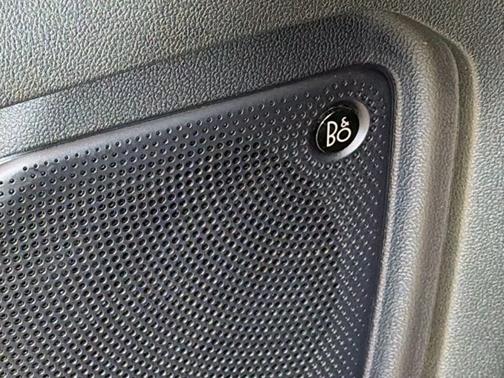 Used 2023 Carbonized Gray Metallic Ford Platinum image 42