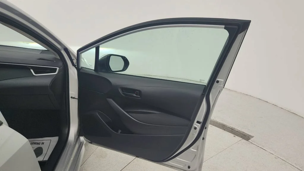 Used 2025  Toyota LE image 24