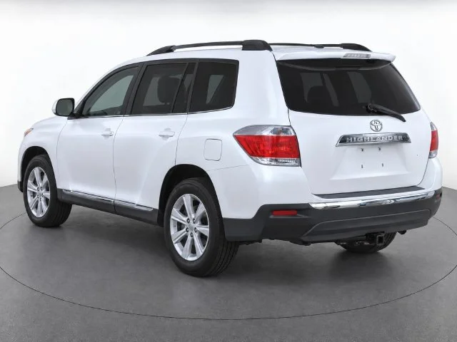 Used 2012 Blizzard Pearl Toyota SE image 4