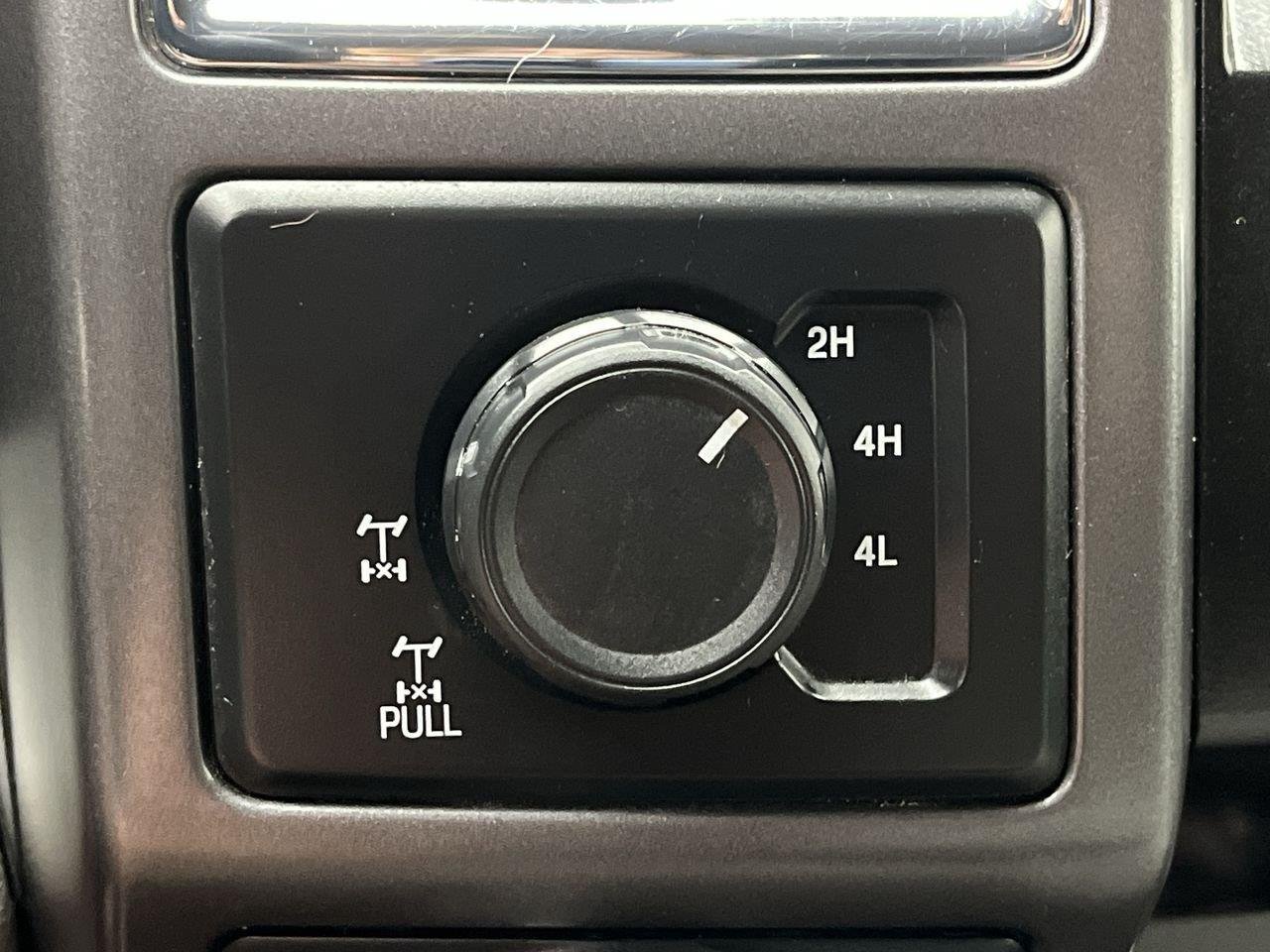 Used 2016 Blue Jeans Metallic Ford XLT image 16