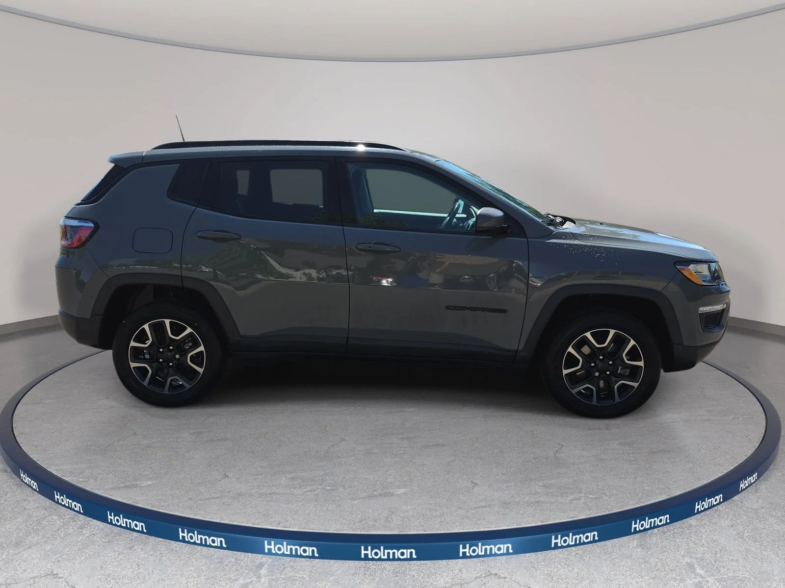 Used 2019 Gray Clearcoat Jeep Sport image 5