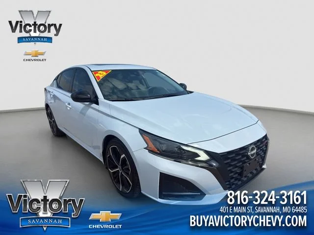 Certified Used 2023 Gray Nissan SR FWD image 1