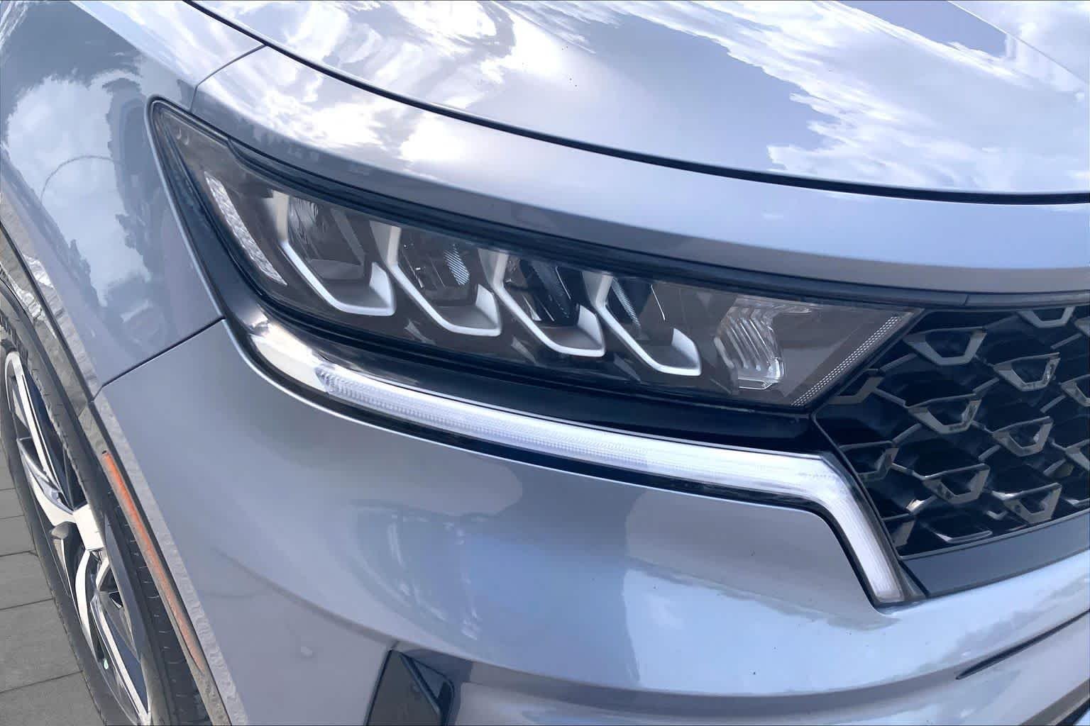Used 2021 Everlasting Silver Kia EX image 27