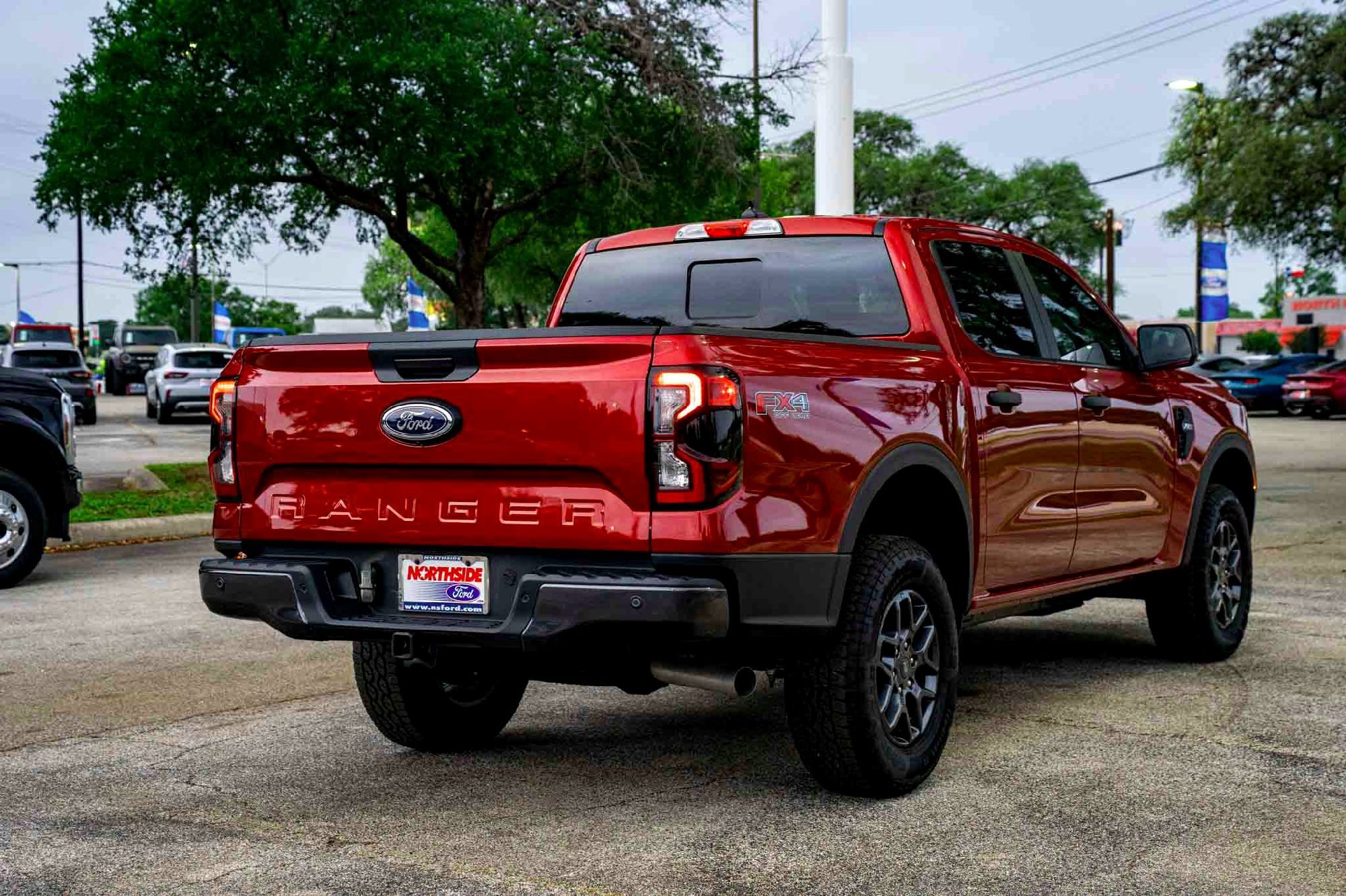 New 2025 Ruby Red Metallic Tinted Clearcoat Ford XLT image 4