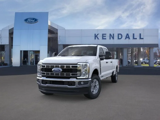 New 2026 Oxford White Ford XLT image 2