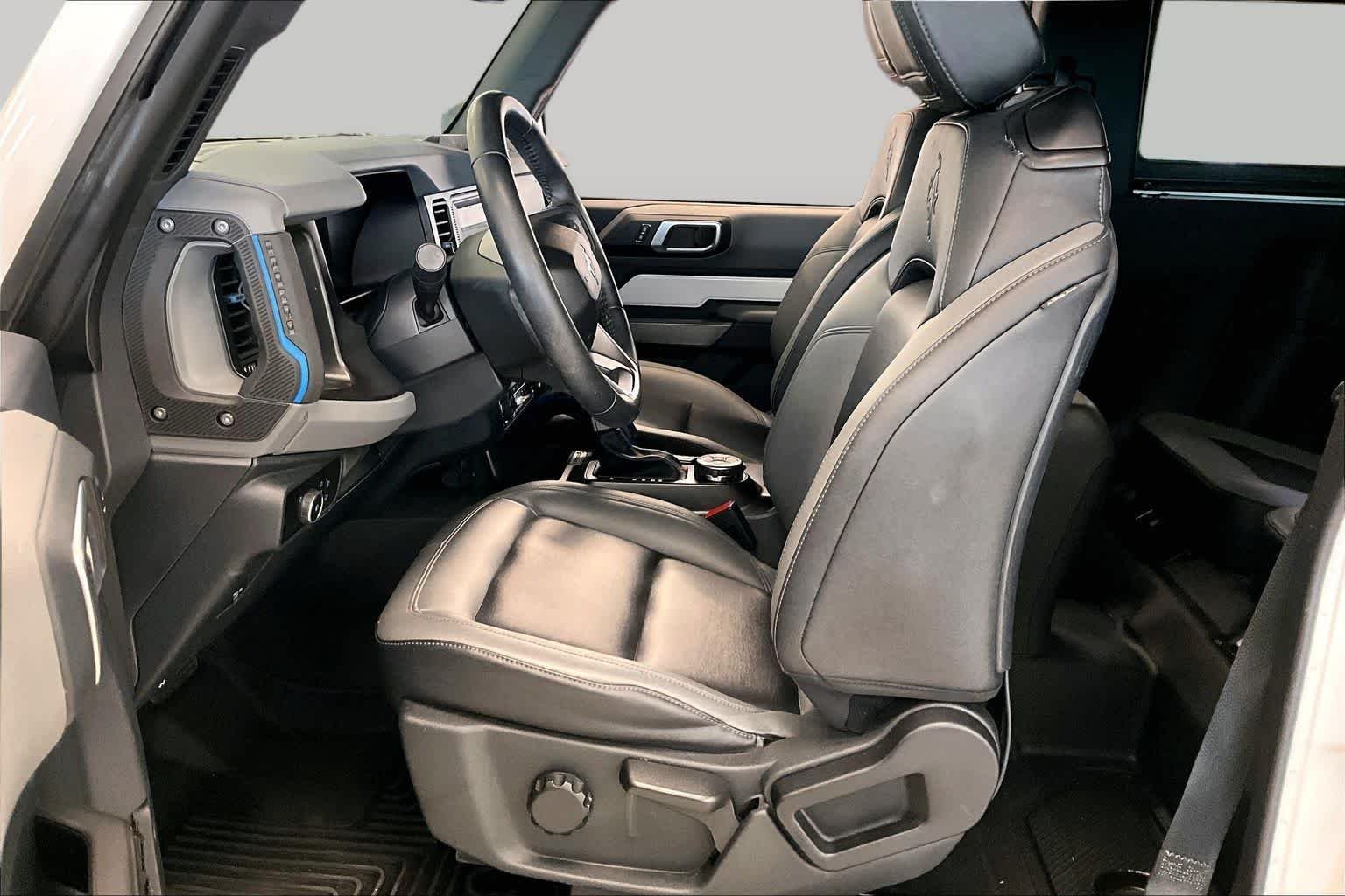 Used 2023 Oxford White Ford Black Diamond image 7