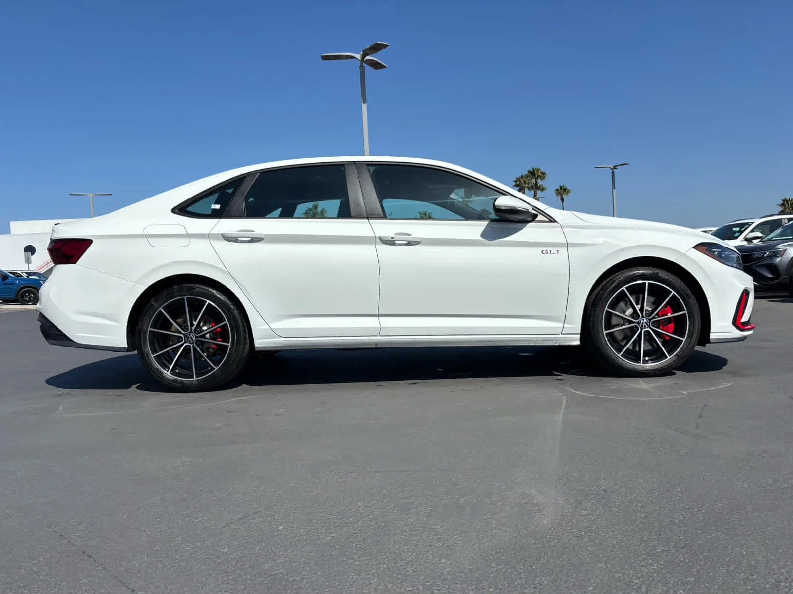 New 2026 PURE WHITE Volkswagen Autobahn image 2