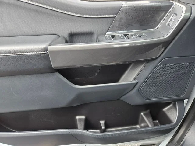 Used 2022 White Ford XLT image 40