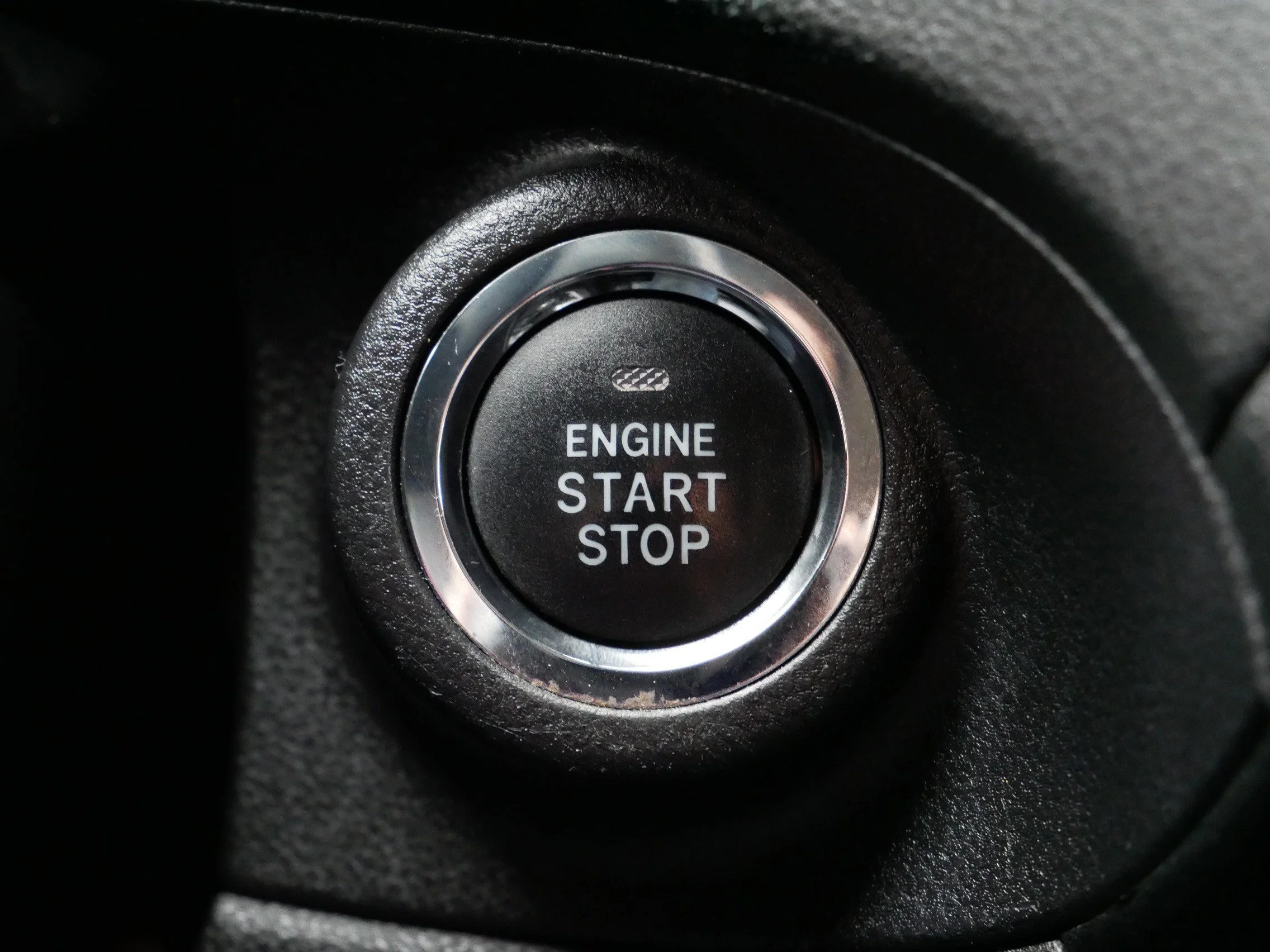 Used 2023 Crystal White Pearl Subaru Limited image 32