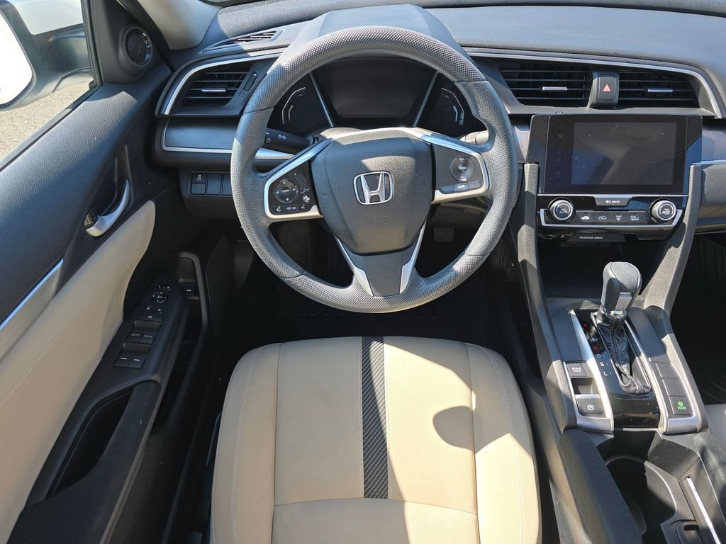 Used 2018  Honda EX image 16