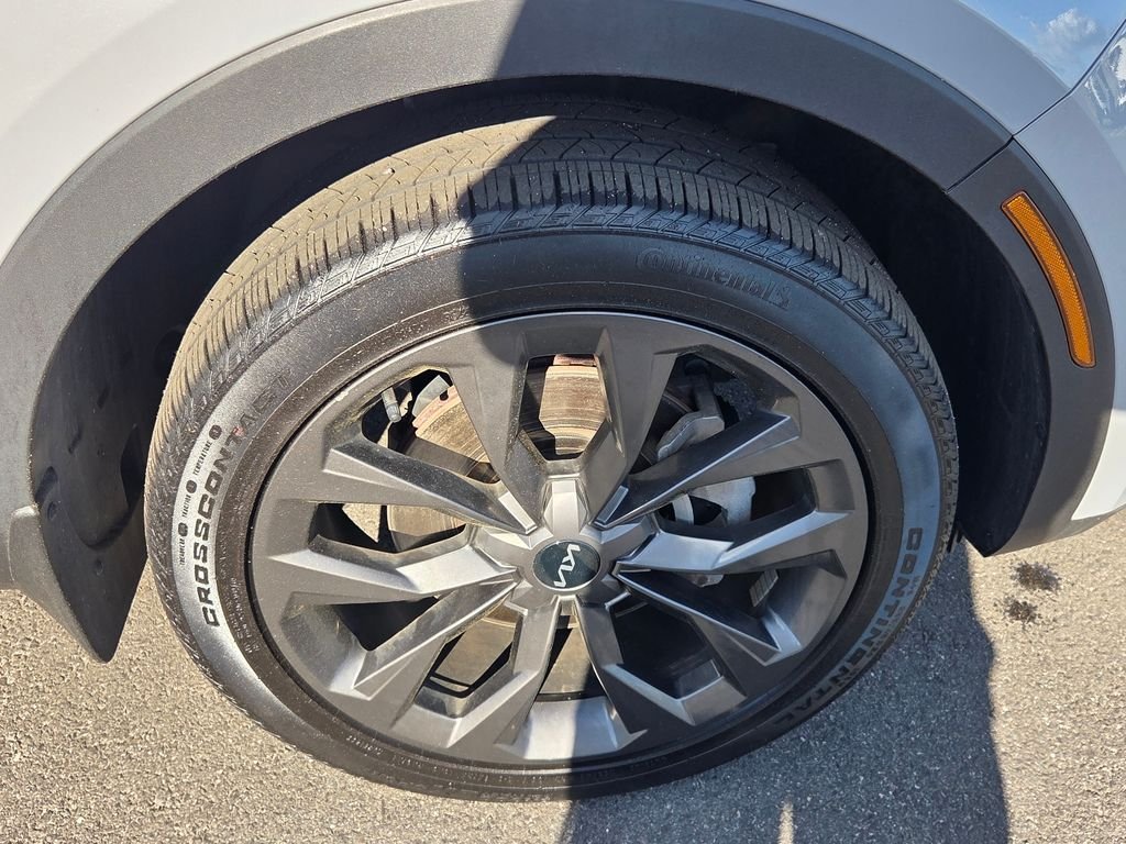Used 2023 Gray Kia X-Line EX image 8