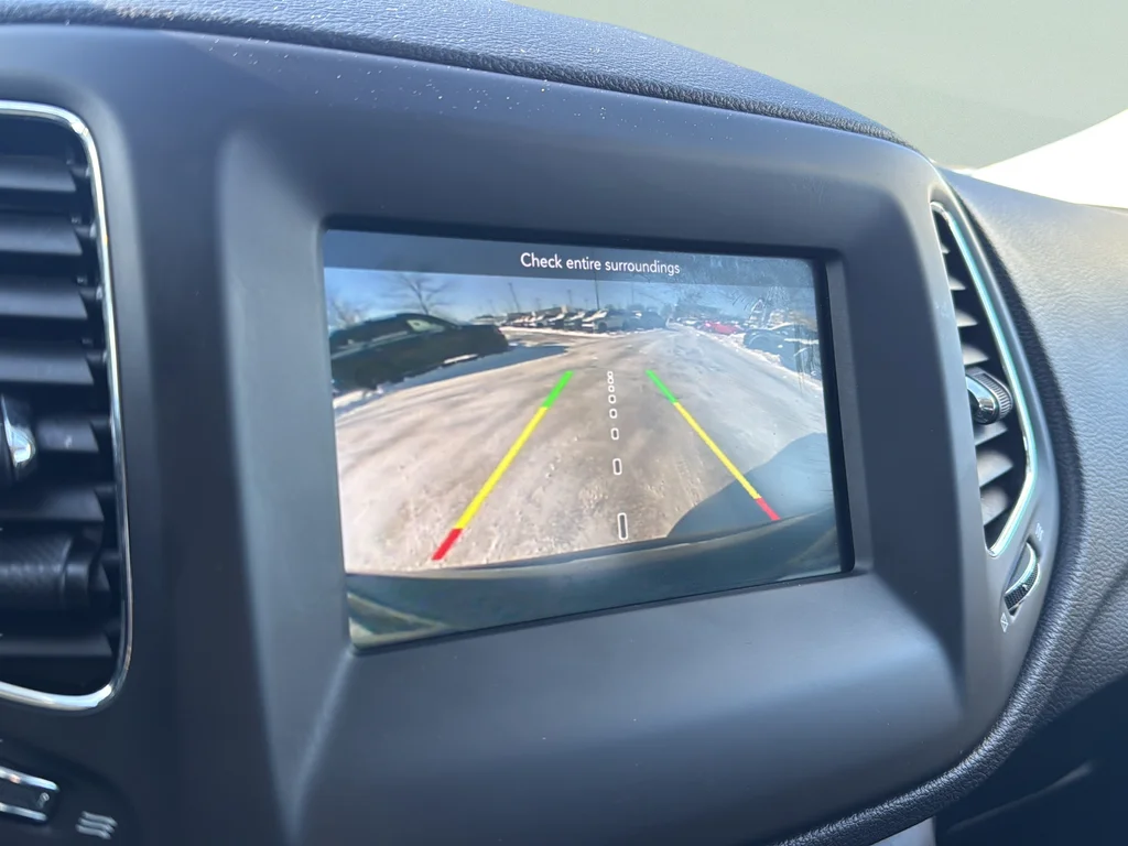 Used 2018 Gray Jeep Latitude image 23