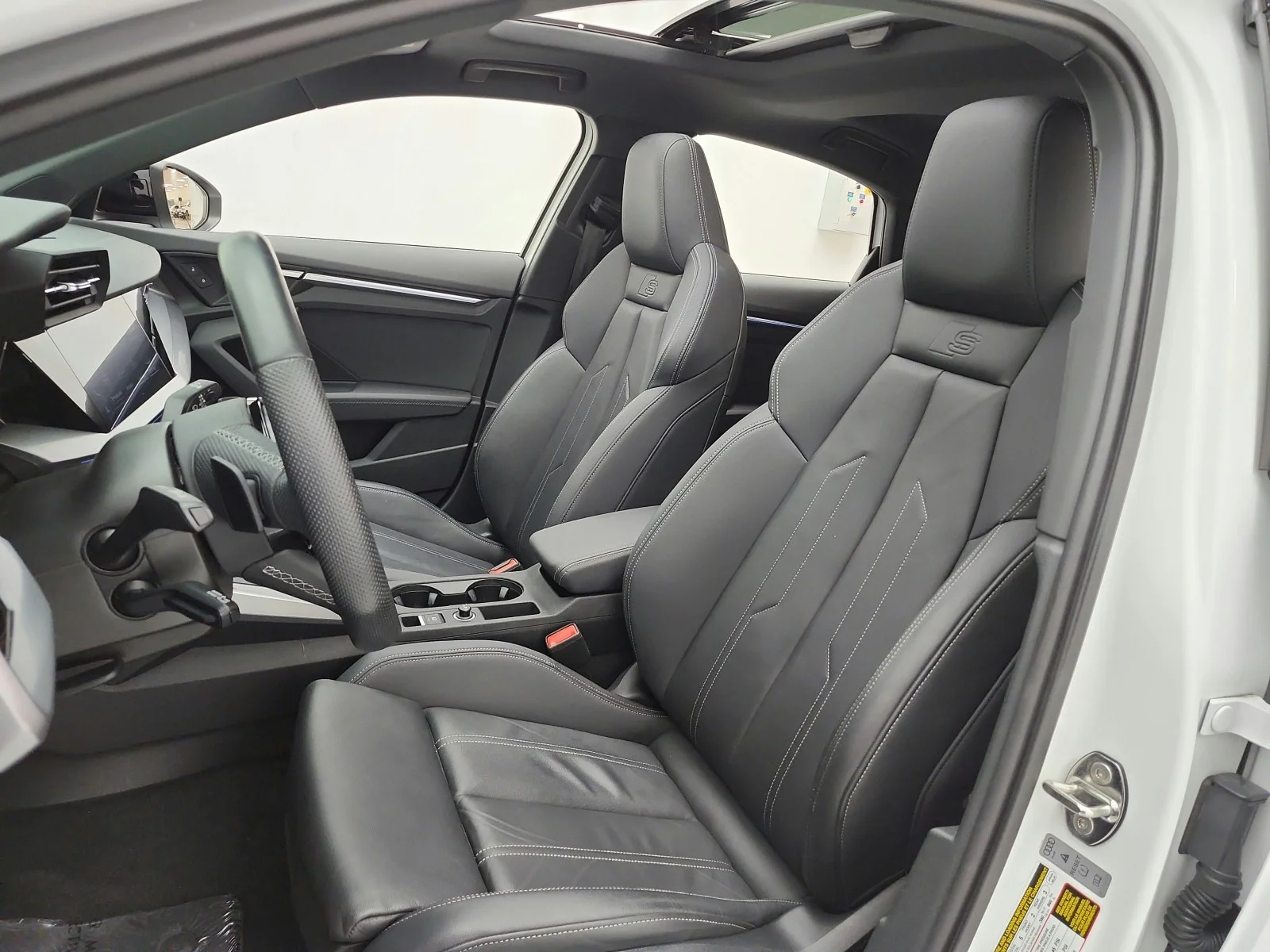 Used 2023 Ibis White Audi Premium 2.0 TFSI quattro image 10