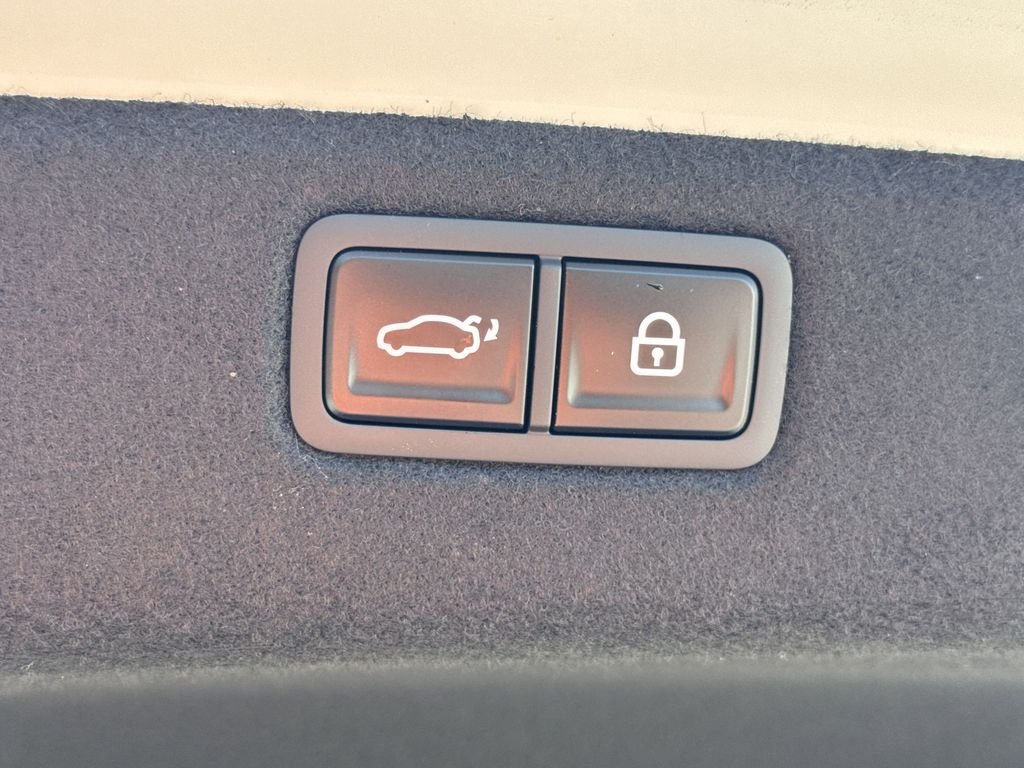 2025 GENESIS G70 Sport Advanced - Photo 19