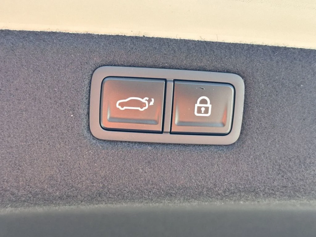 2025 GENESIS G70 Sport Advanced - Photo 19
