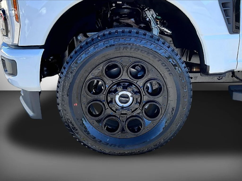 New 2027 White Ford Lariat image 14