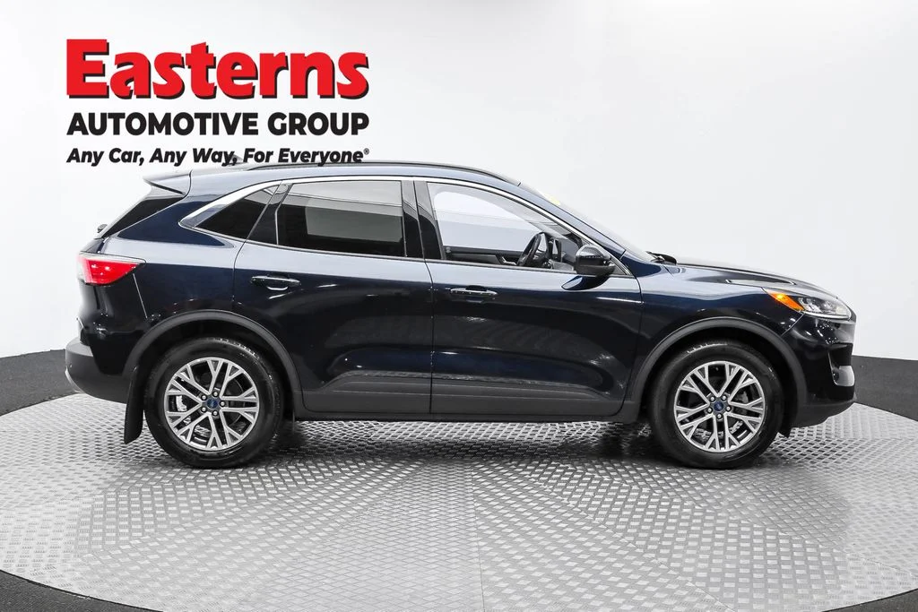 Used 2021 Blue Ford SEL image 4