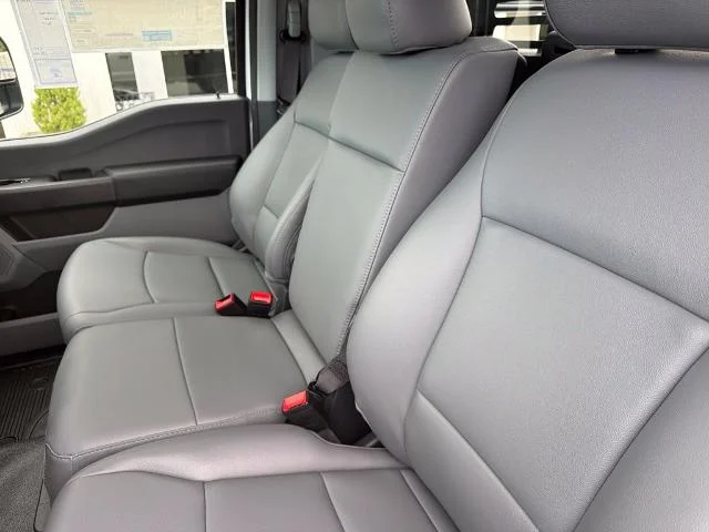 New 2026 Oxford White Ford F-550® XL image 33