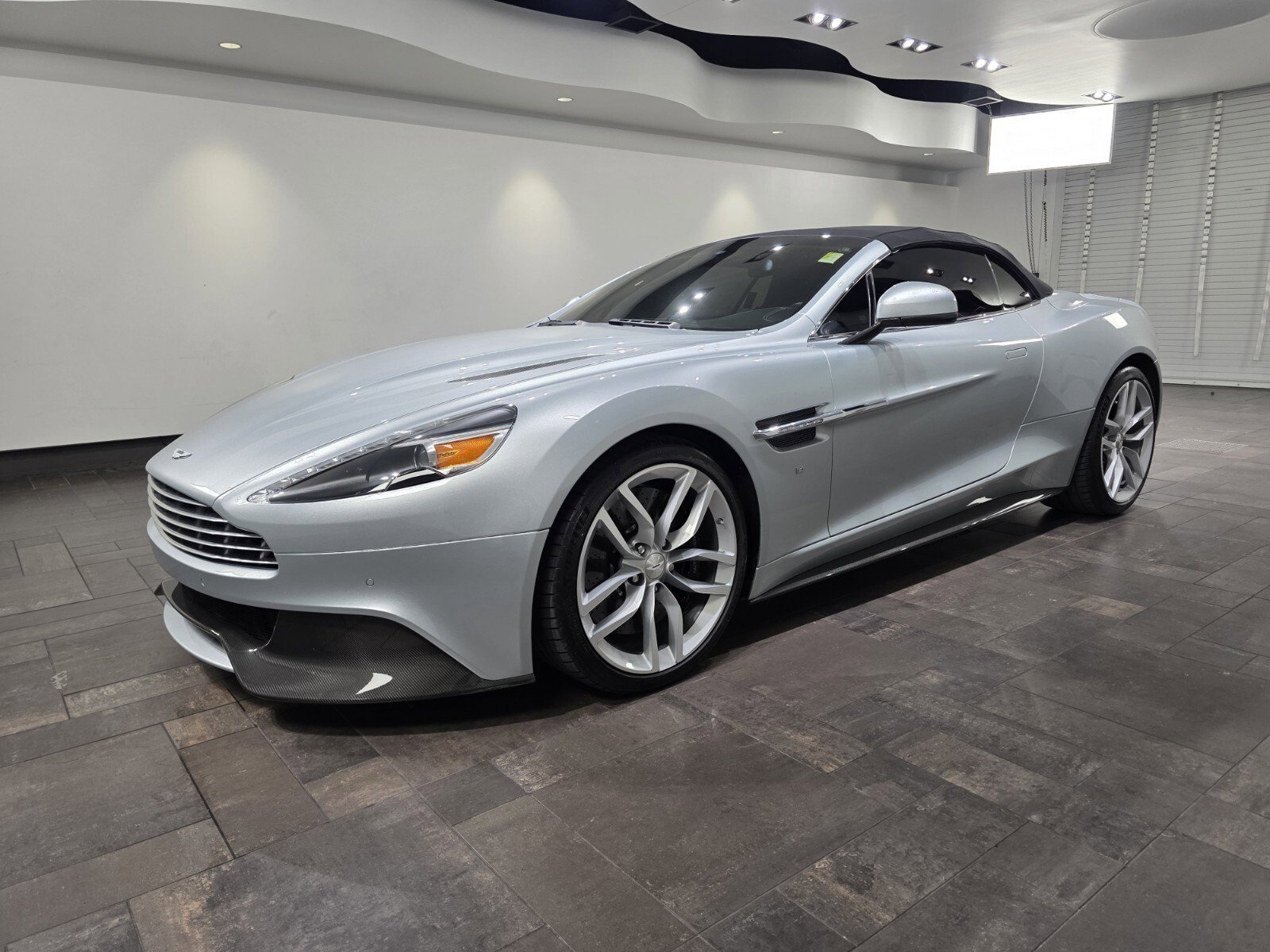 Used 2017 Q Titanium Silver Aston Martin Volante image 17