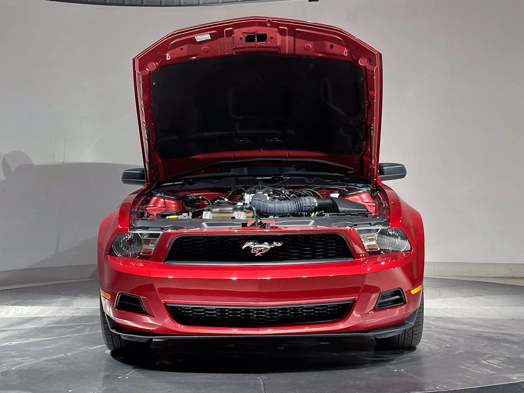 Used 2010 Red Ford V6 image 27
