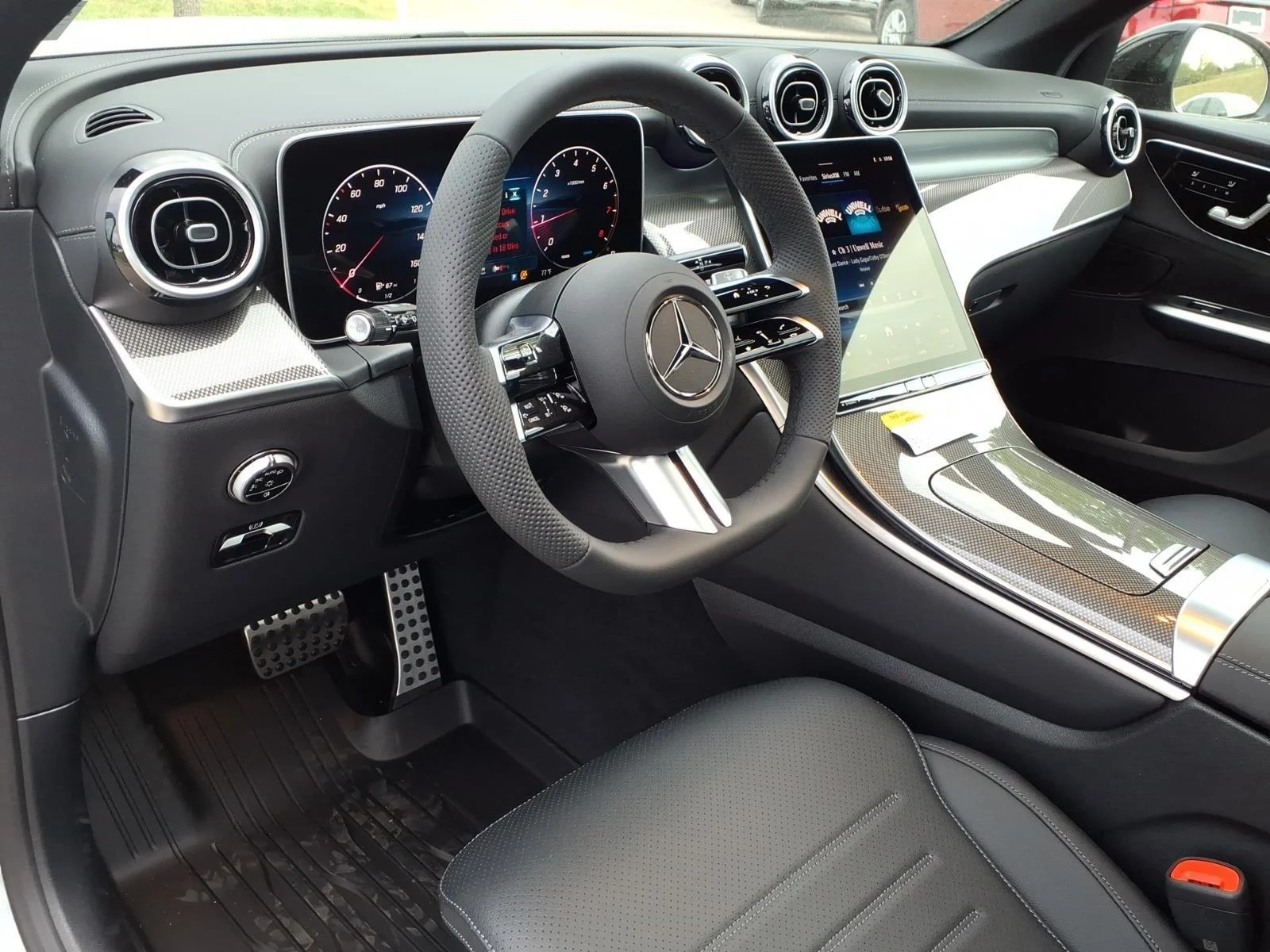 New 2026 SILVER Mercedes-Benz GLC 300 image 27
