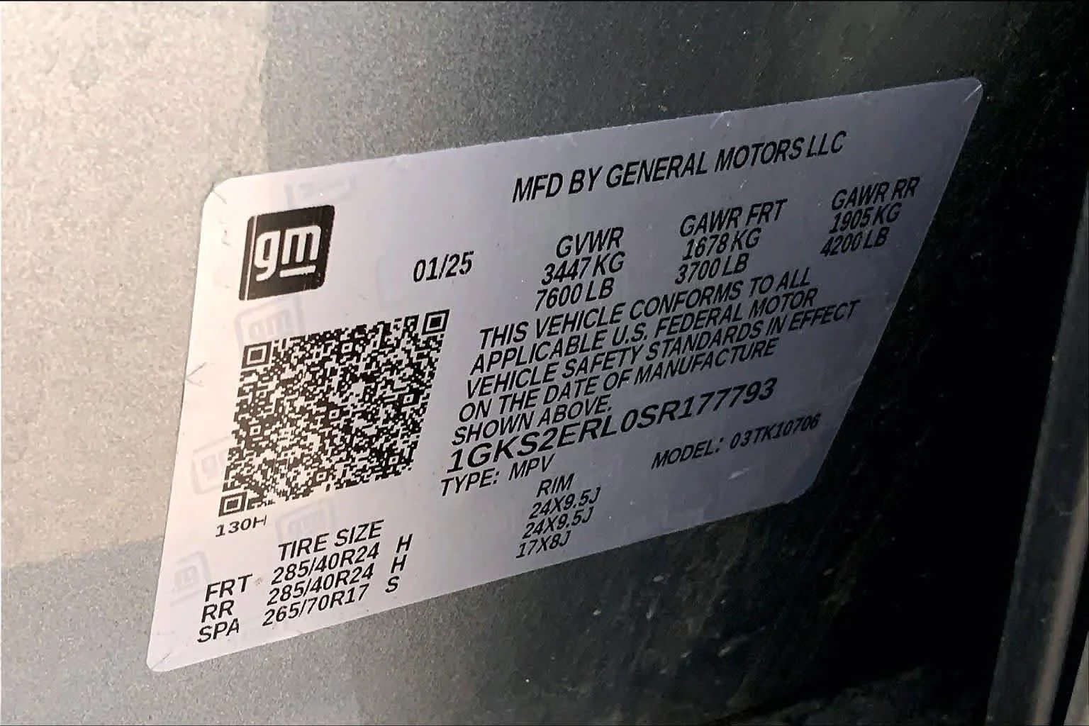 Used 2025 Sterling Metallic GMC Denali Ultimate image 34