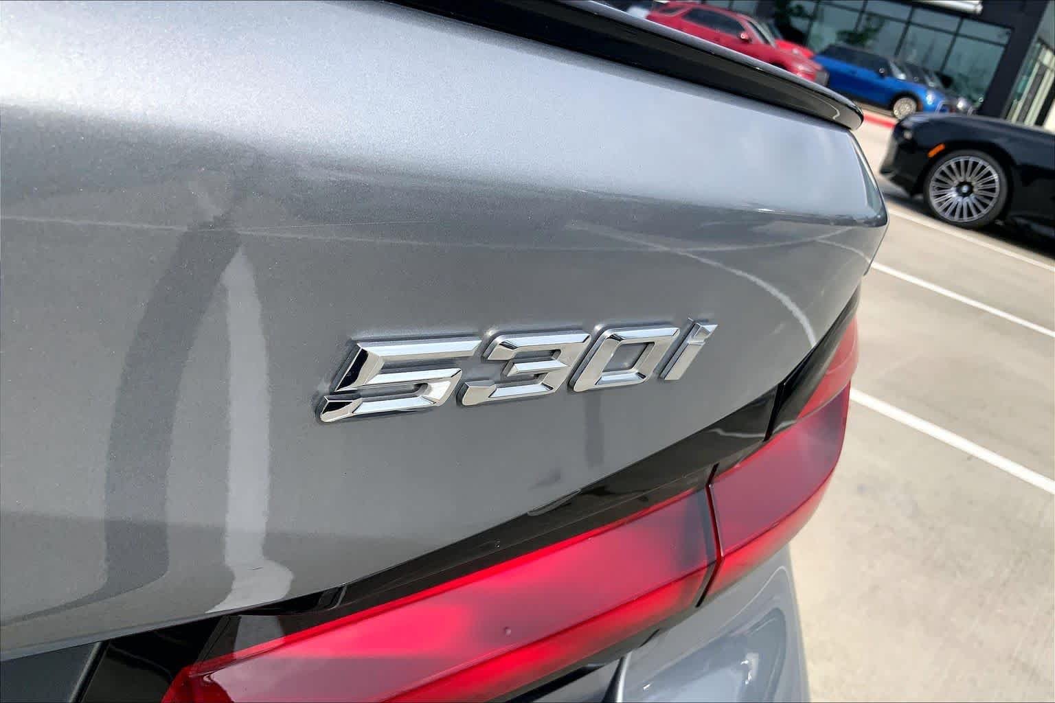 Used 2023 Skyscraper Gray Metallic BMW 530i image 9